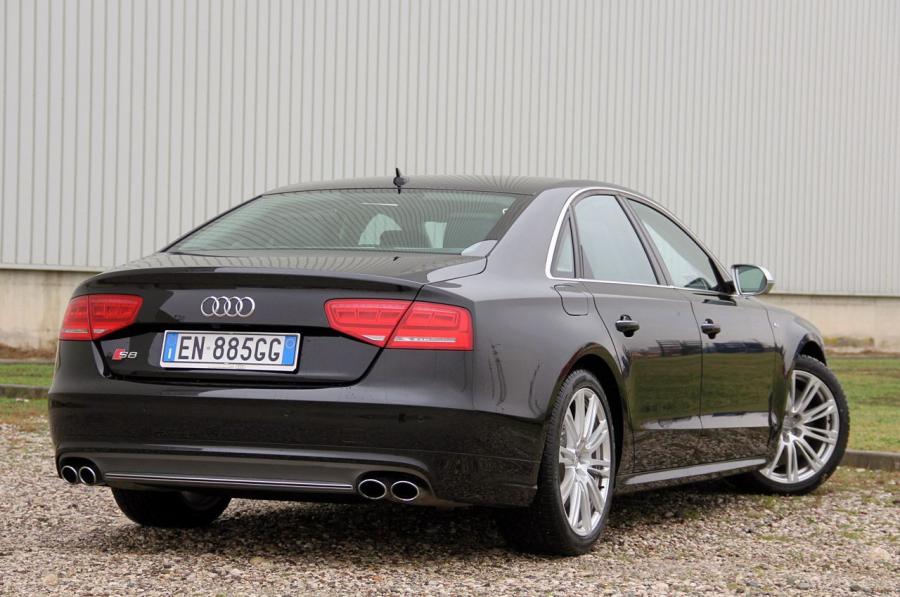  Audi S8 (D4) 2012 года  (WW) (фото 3 из 36)